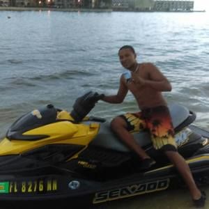 Meet your Posher, Tomas